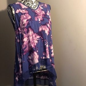 Simply Vera floral Top